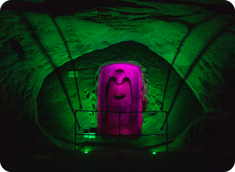 cave-adventure_statue