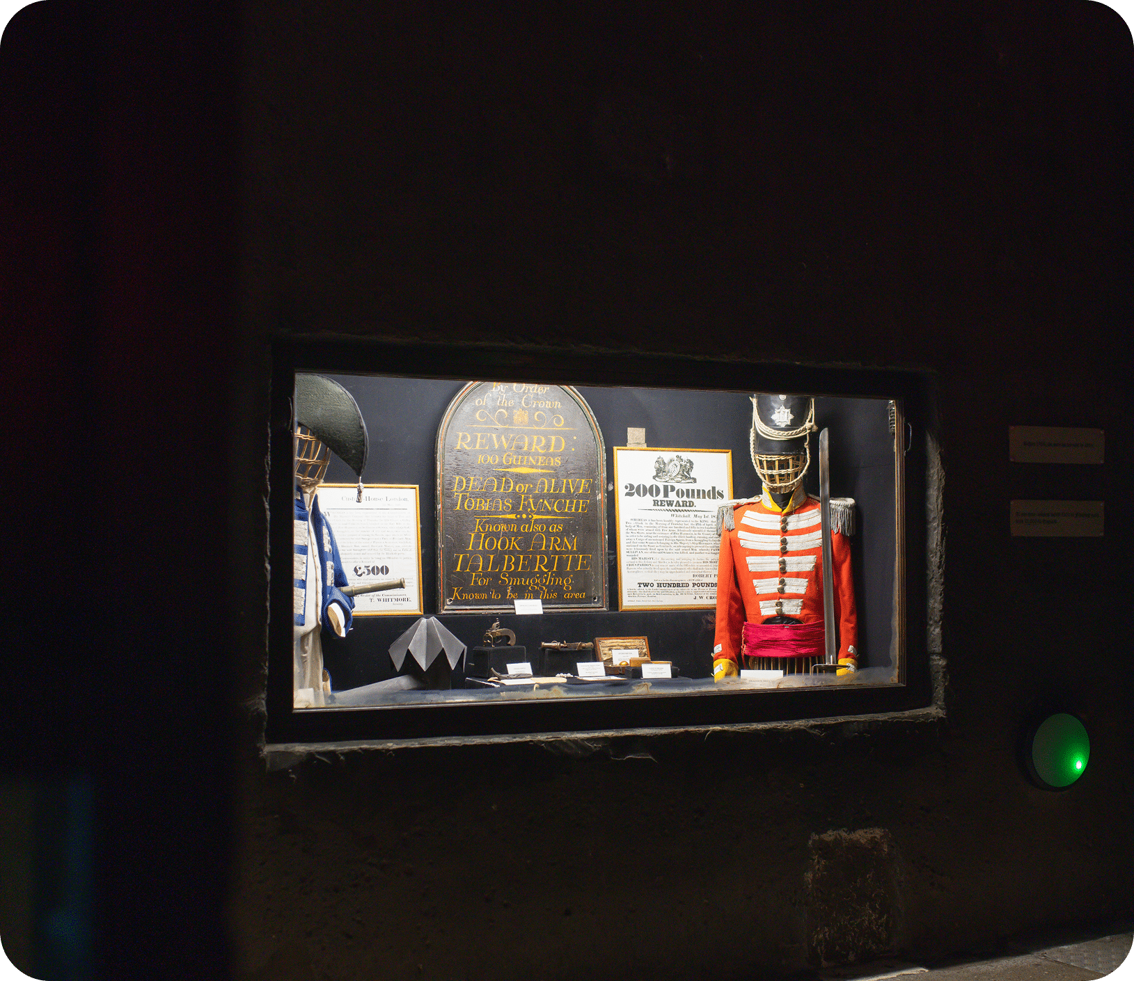 costume-display
